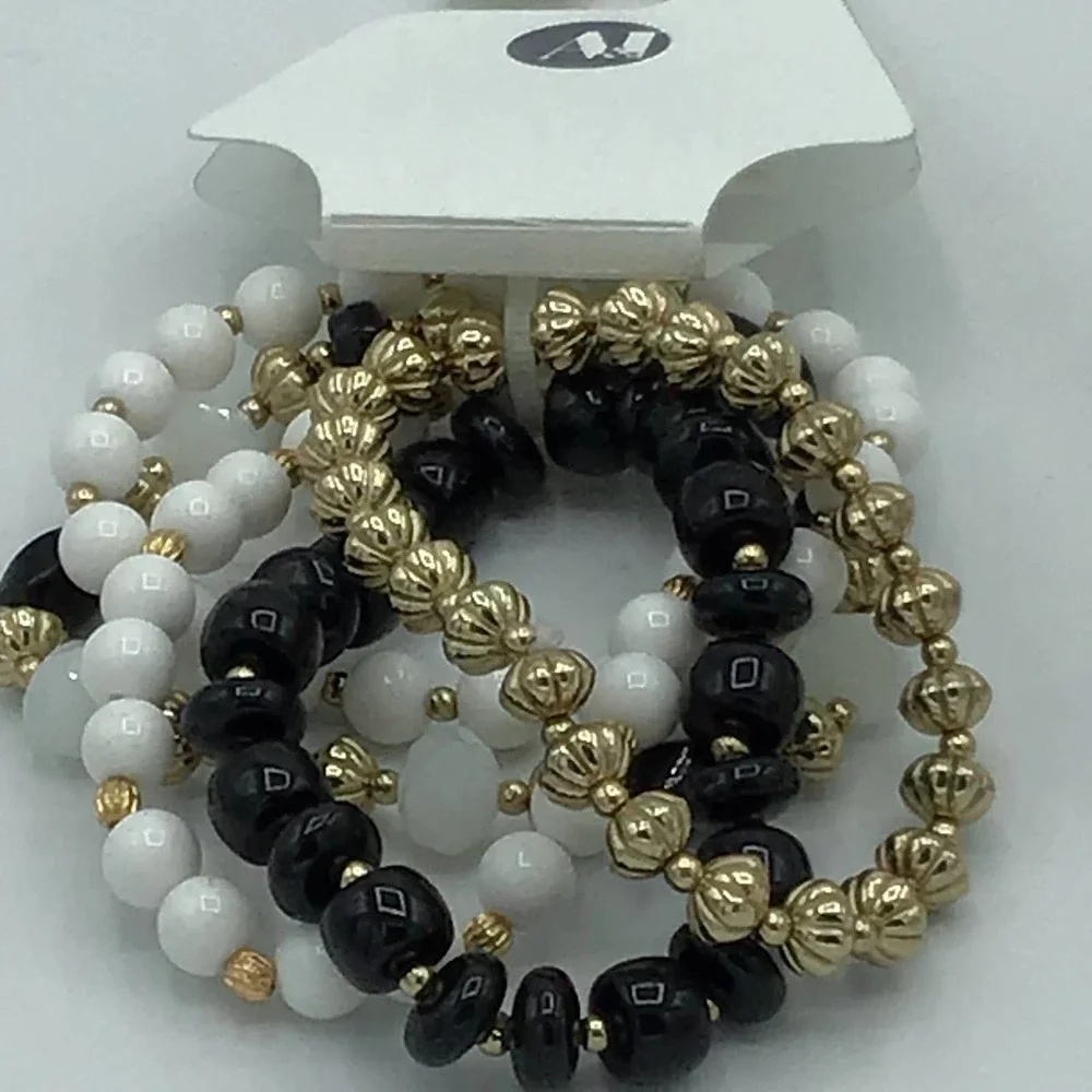 A & I Five Stretch Bracelets + 3 Earrings‎